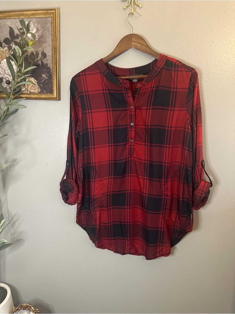 Eddie Bauer Red Black Plaid Viscose Popover Blouse Roll Tab Sleeve Size Small - Picture 2 of 8